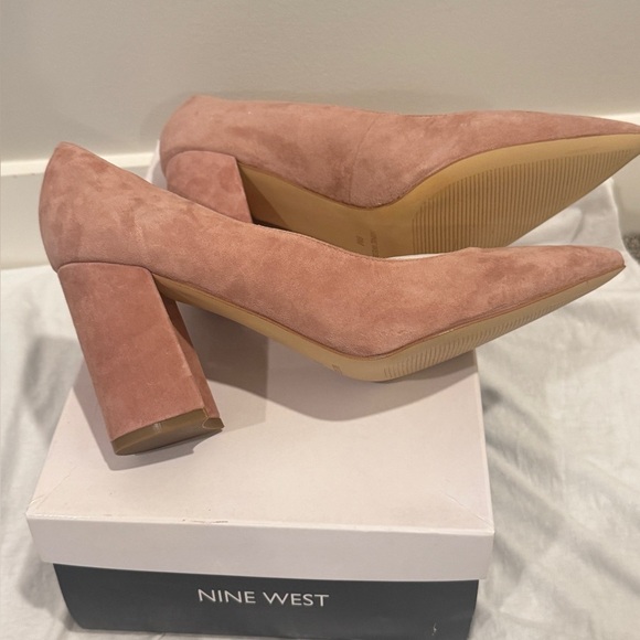 Nine West Women’s Pink Suede Udele Dress Pumps, women’s shoes pump, Heel size 9 - Picture 3 of 14